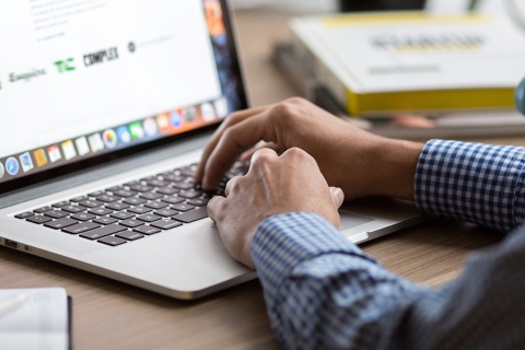 Συμβουλευτική μέσω Διαδικτύου (skype)